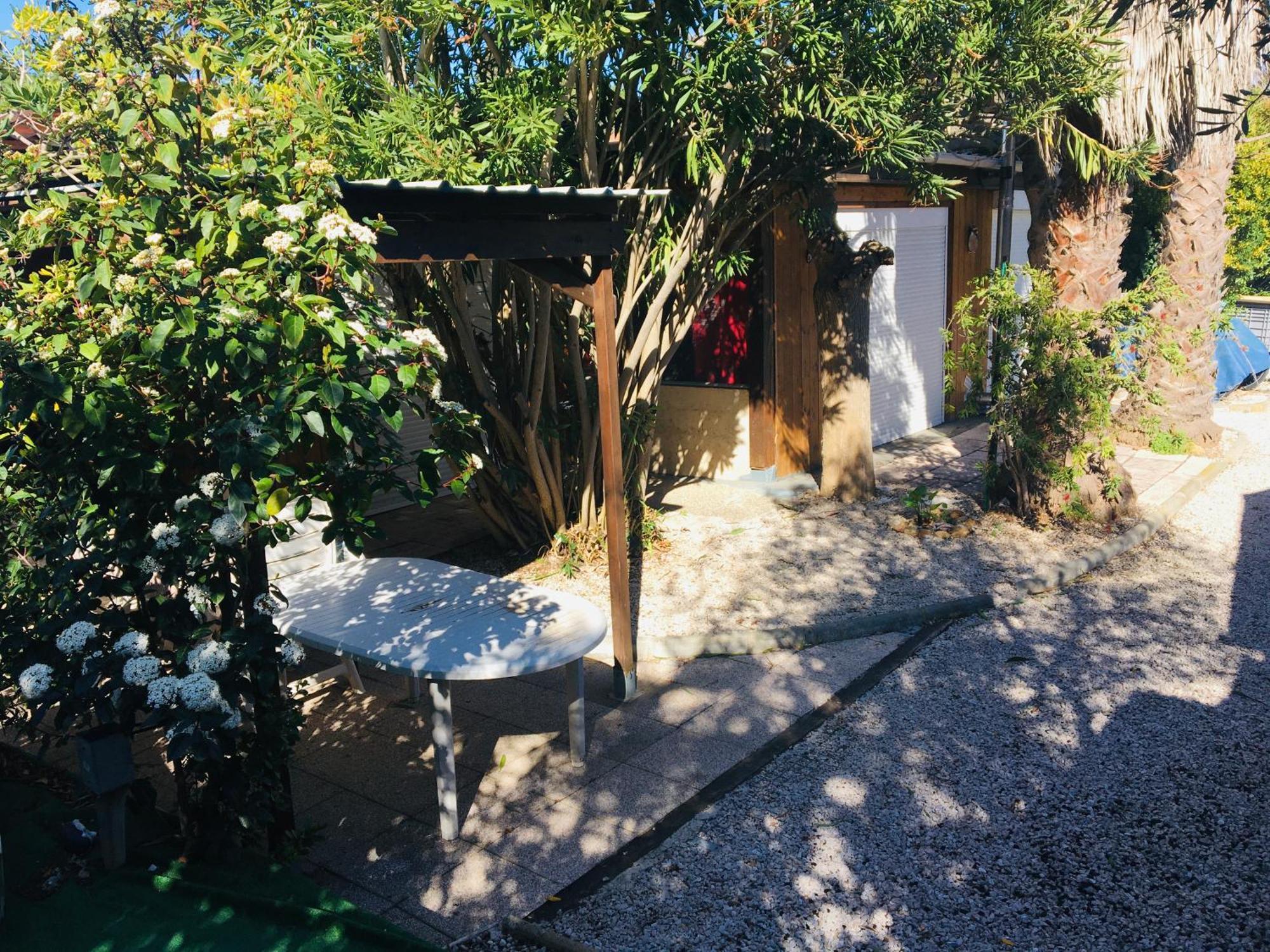 Maison De Vacances เซริญญ็อง ภายนอก รูปภาพ